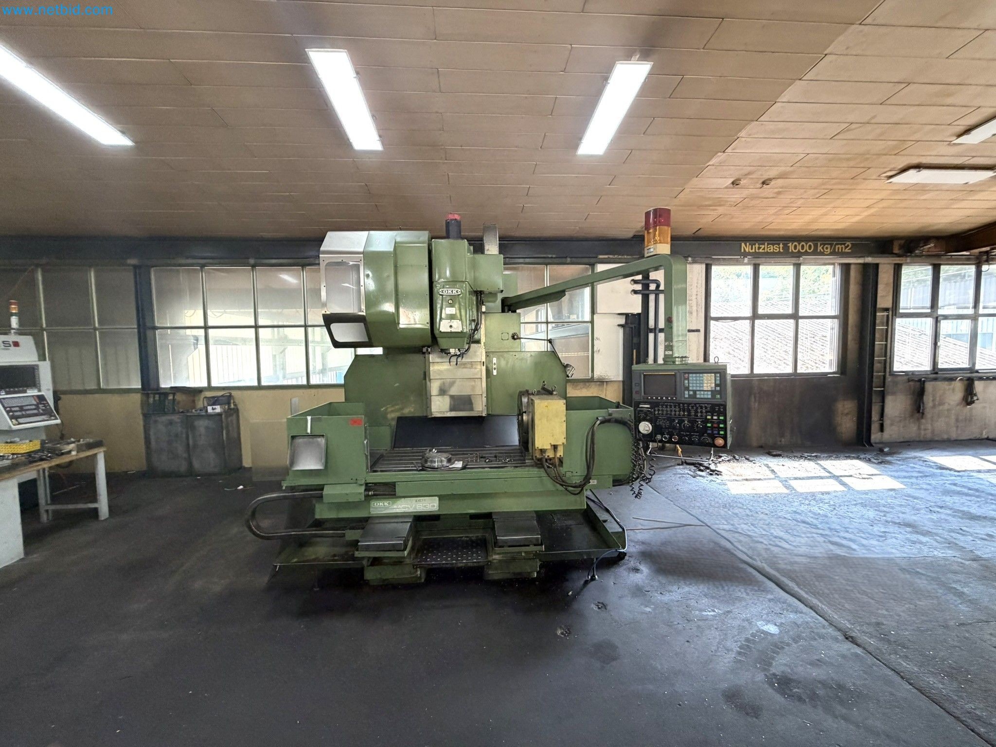 Vertikales Bearbeitzungszentrum und Zubehör OKK MCV 630